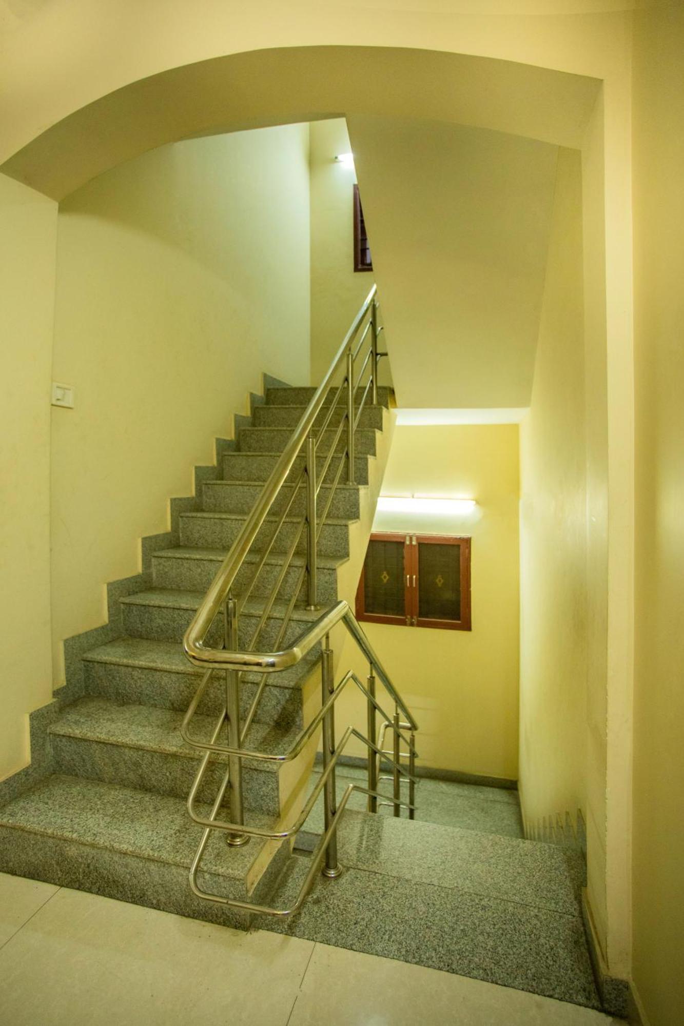 Its South East Residency Hotel Chennai Exterior photo